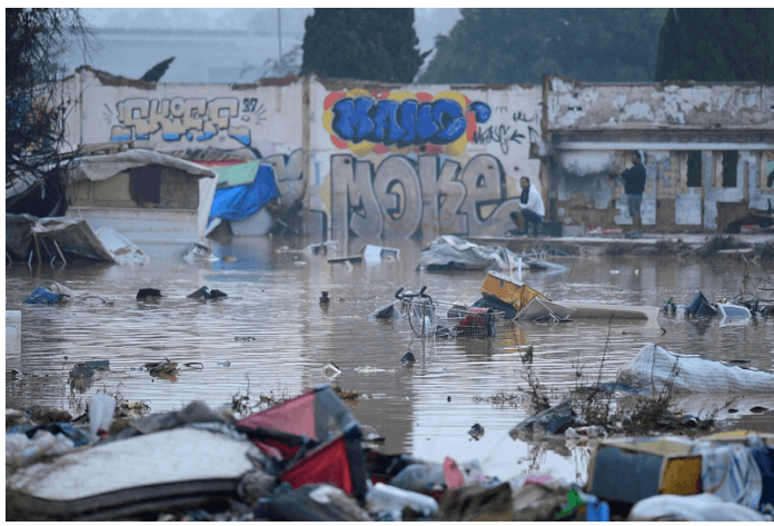 Scènes d’apocalypse après des inondations en Espagne: un nouveau bilan évoque au moins 51 morts