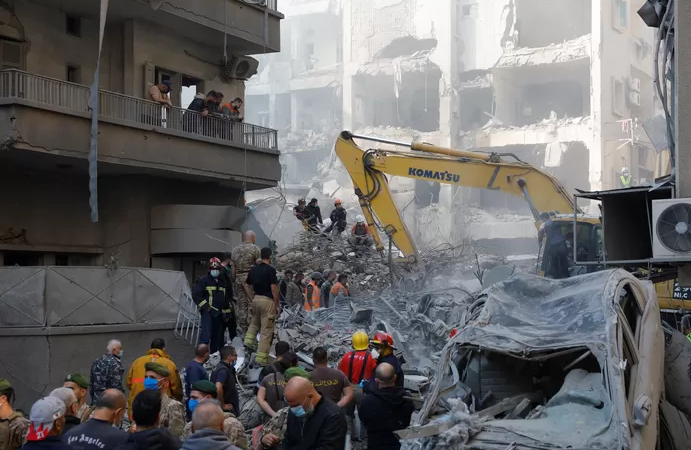 Raids israéliens meurtriers sur Beyrouth: “Un haut responsable du Hezbollah était visé”