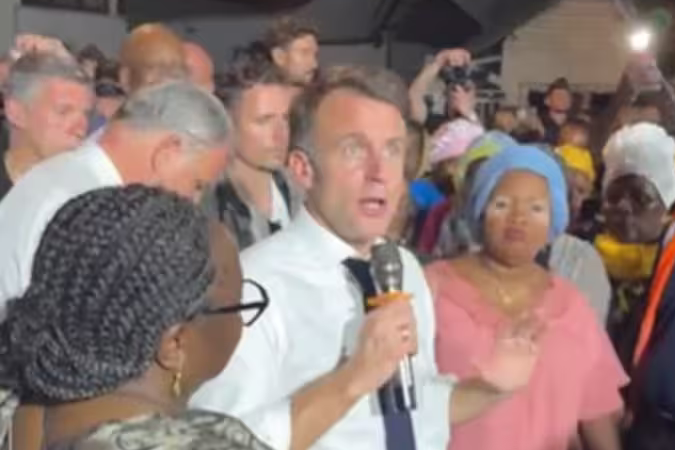 Macron chahuté à Mayotte: “Si ce n’était pas la France, vous seriez 10.000 fois plus dans la merde”