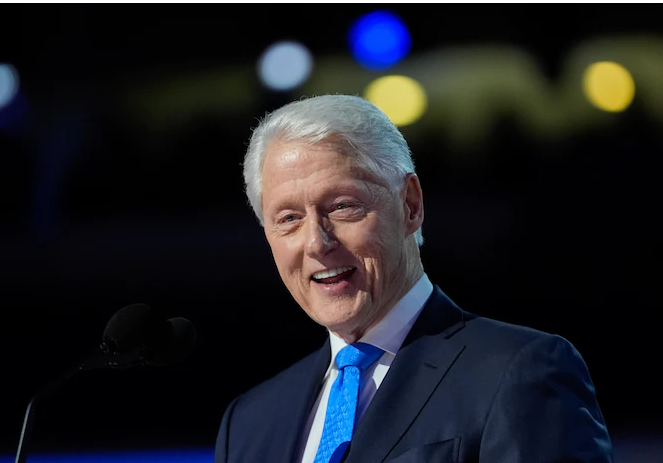 L’ancien président américain Bill Clinton hospitalisé pour une fièvre