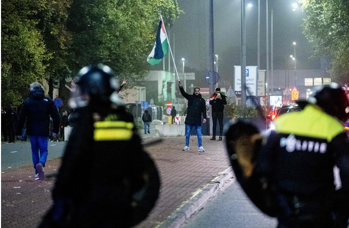 Cinq hommes condamnés pour violence contre des supporters israéliens à Amsterdam