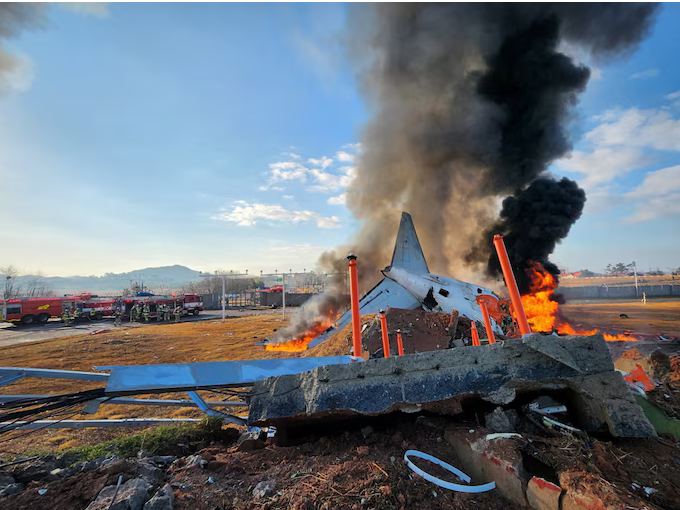 Crash d’un avion en Corée du Sud: “Un mur de béton à cet endroit, c’est presque criminel”