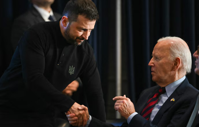 Zelensky remercie Biden pour son “soutien sans faille”, quelques jours avant qu’il ne cède le pouvoir à Trump