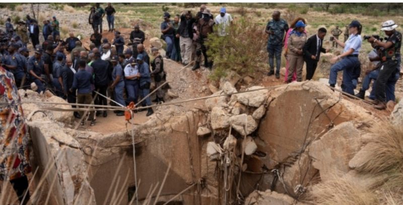 Afrique du Sud : 36 corps de mineurs clandestins extraits d’un puits abandonné