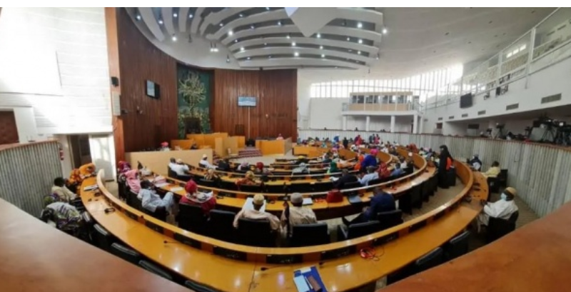 Assemblée nationale : deux questions sur le bureau du ministre Yankhoba Diémé