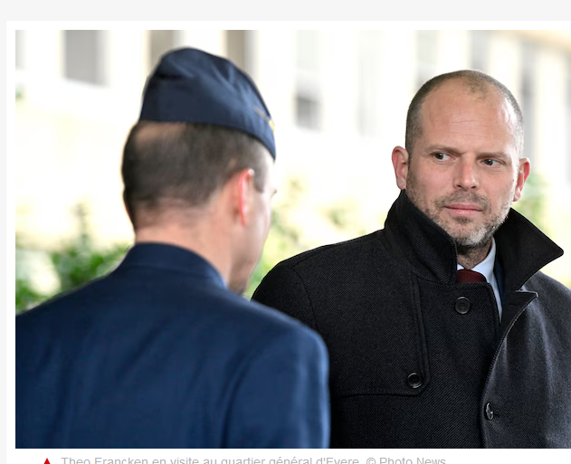 Un service militaire volontaire et des blindés sur le site d’Audi: le plan de Francken pour préparer le pays à la guerre