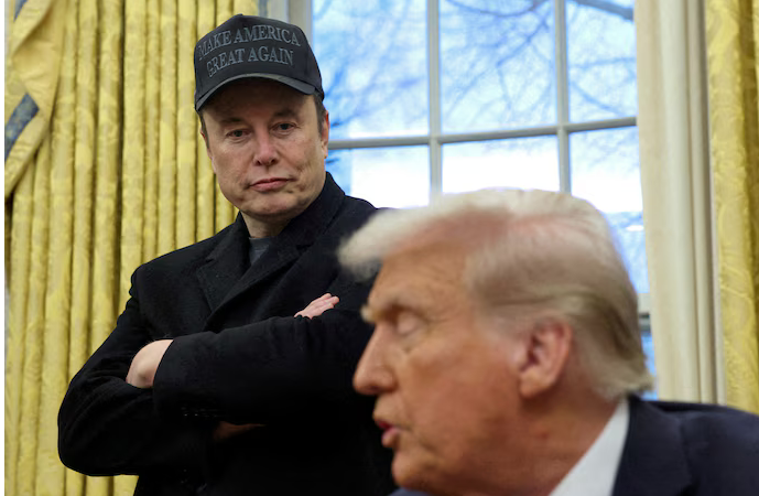 Trump pourrait rediriger vers une entreprise d’Elon Musk des fonds publics pour l’accès à internet