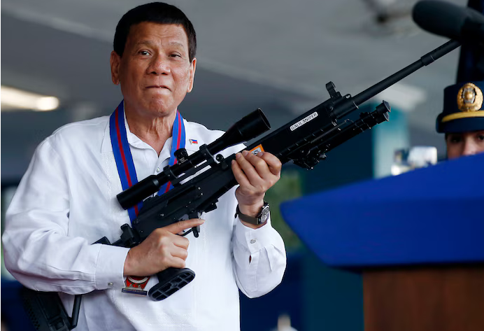 L’ex-président philippin Rodrigo Duterte arrêté pour “crime contre l’humanité”